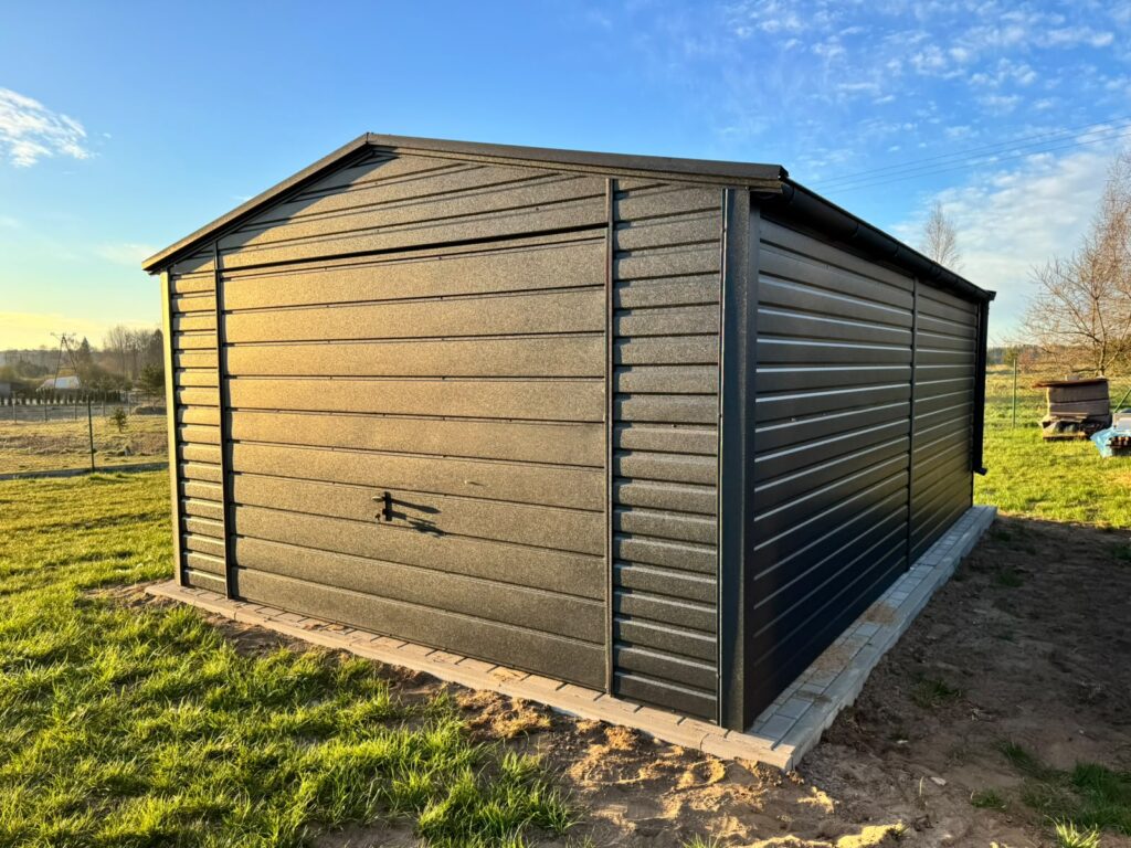 Garaż blaszany 4m x 5m